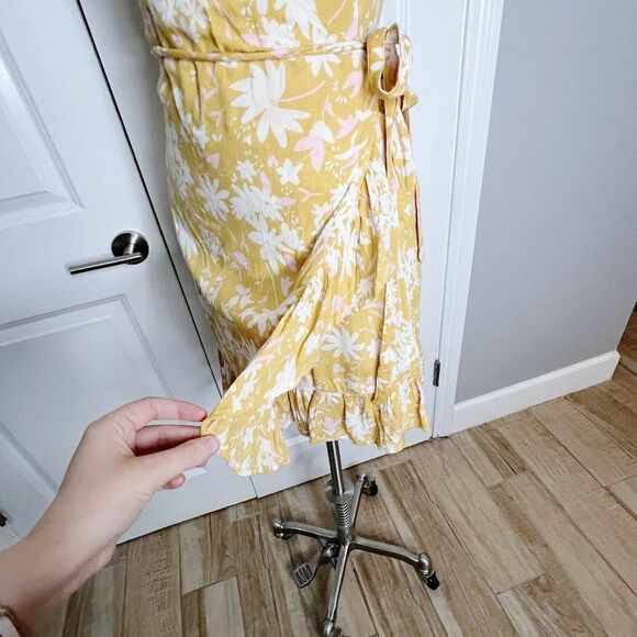 Billabong Wrap and Roll Dress Size S Yellow Floral Print - Picture 9 of 14